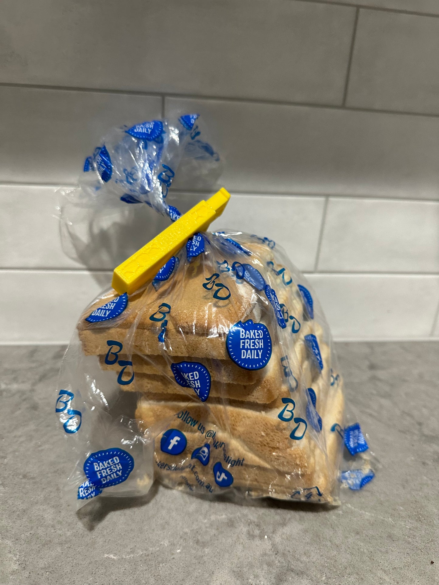 SPRING LOADED BREAD CLIP