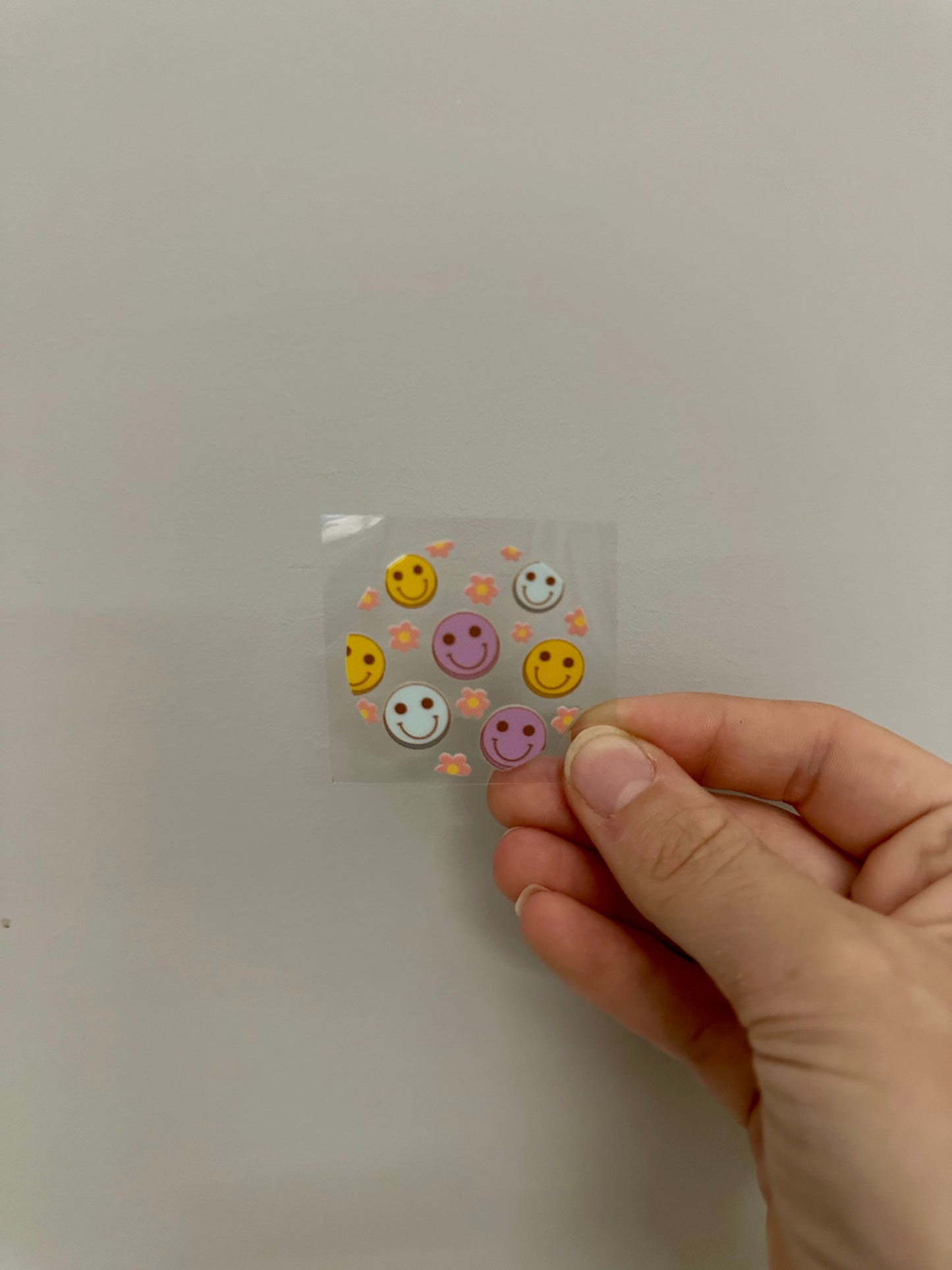 UV DTF KEYRING DECAL - ROUND SMILEY FACE